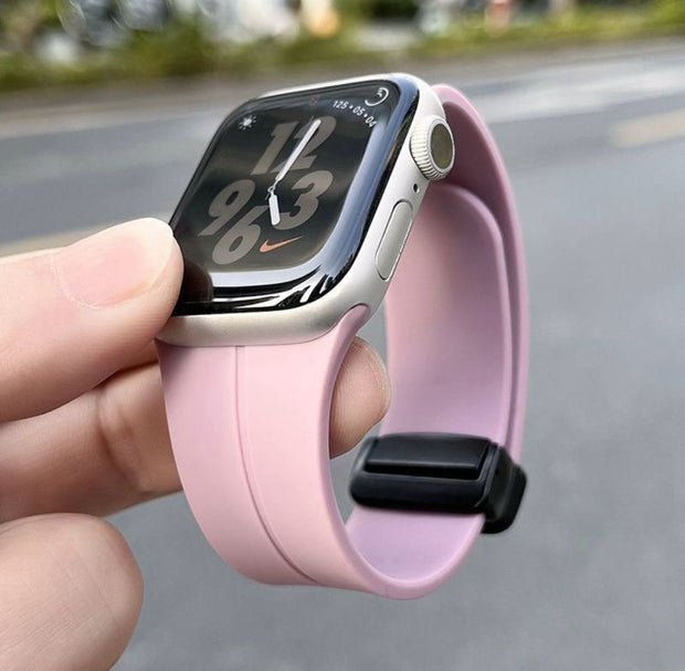 APPLE SERIES 9 WATCH WITH MAGNETIC STRAP